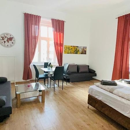Deluxe Quad Room Dw Viena Exterior foto