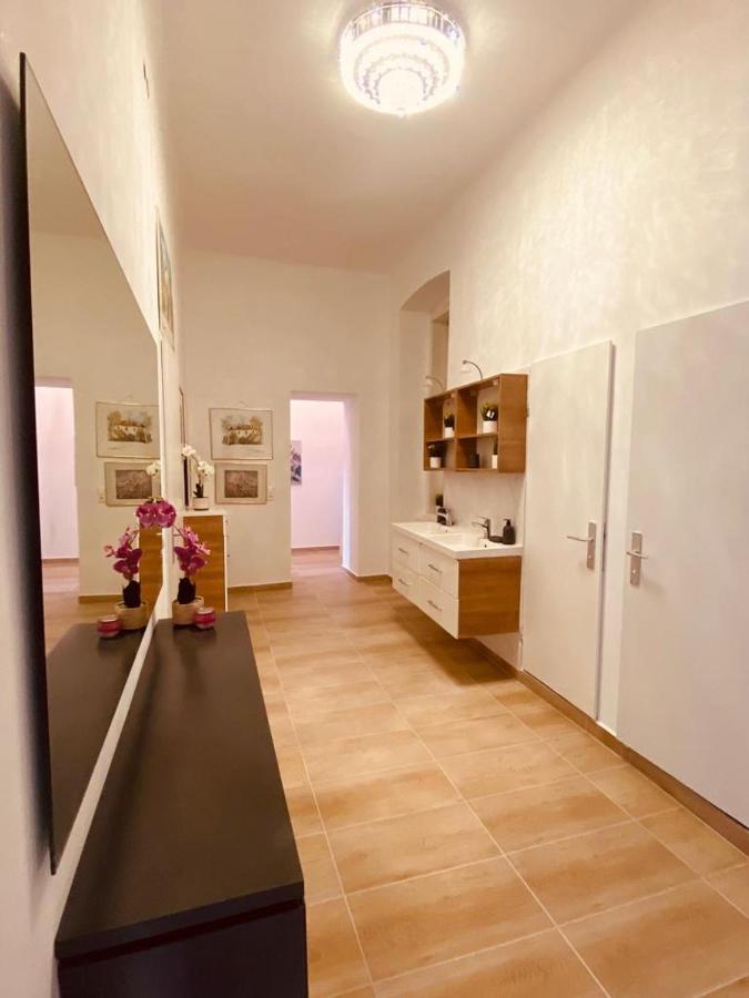 Deluxe Quad Room Dw Viena Exterior foto